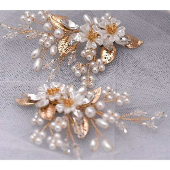 Dream A Little Dream Is A Unique One-Of-A-Kind 8-piece Tiara  Bridal Ensemble - Picture 11 of 16